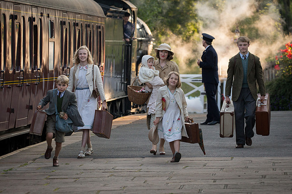 SWALLOWS & AMAZONS